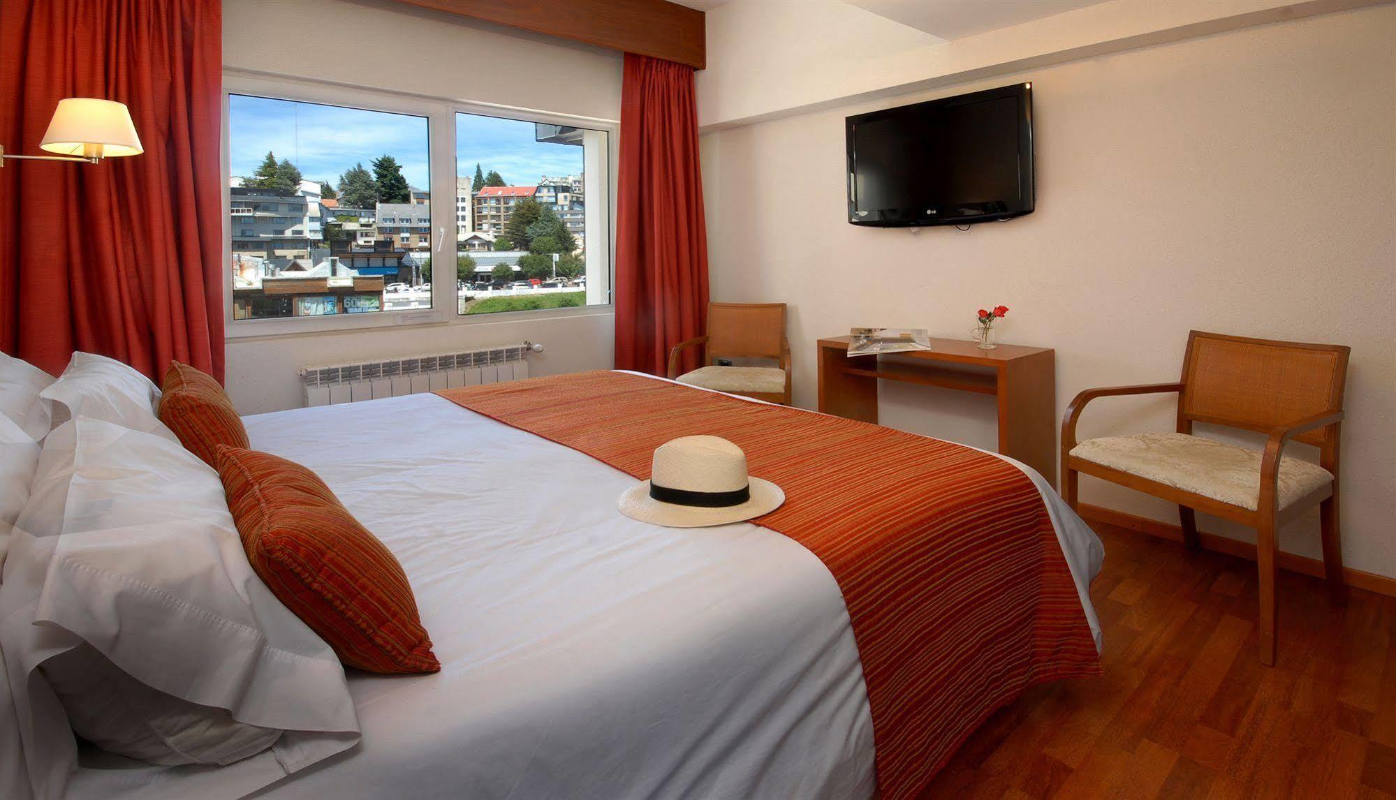 Tirol Hotel 3*